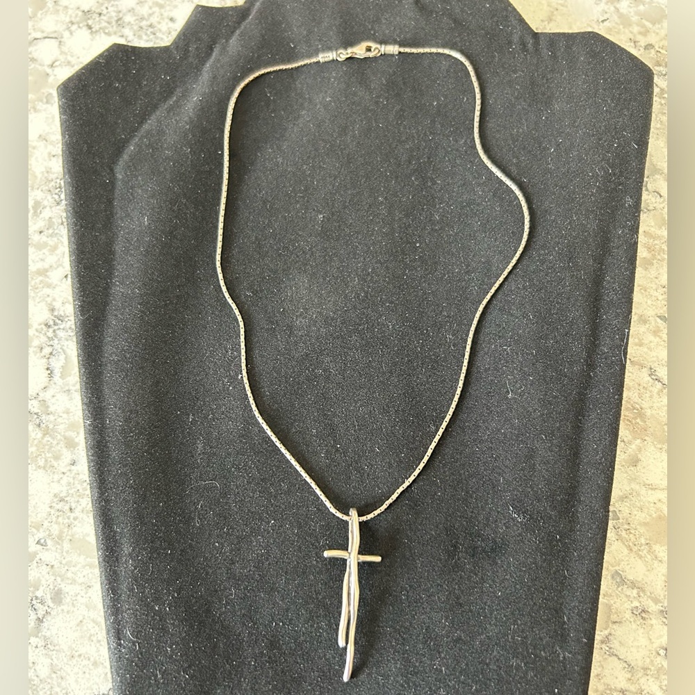 Silpada Sterling Silver 926 "Great Impressions" Cross Pendant Necklace